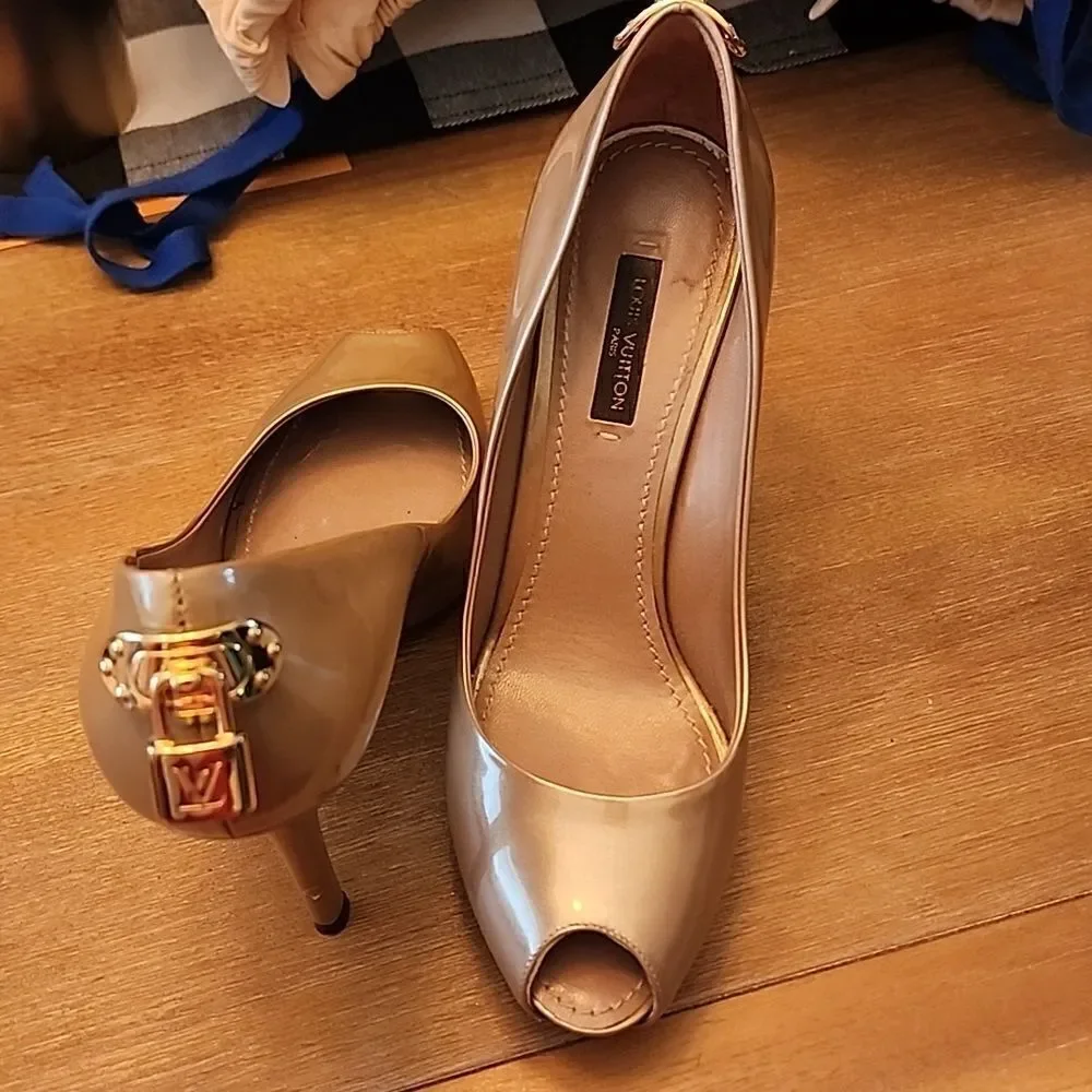 Authentic Louis Vuitton OH Really Tan Nude Peep Toe Pumps Heels Shoes Size 36